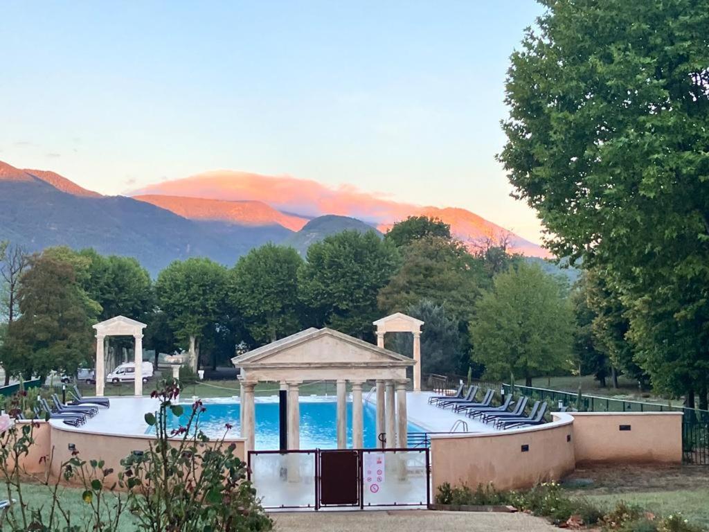 蒙布兰莱班La Vue Est Belle公寓 外观 照片